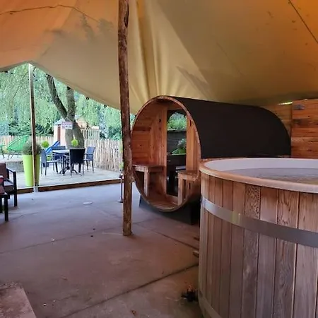 La Poivriere In Nieuw Met Gemeenschappelijke Jacuzzi En Sauna דירה *